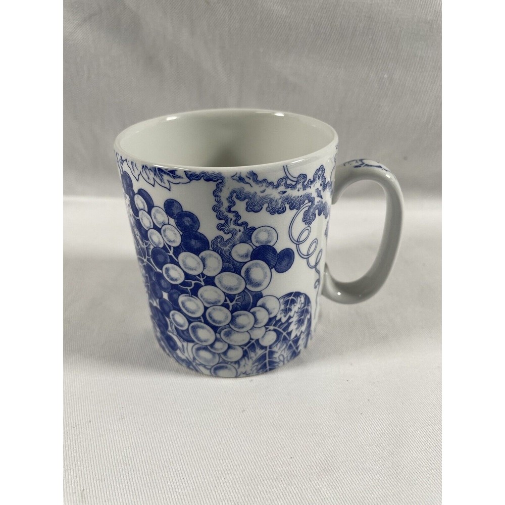 THE SPODE BLUE ROOM COLLECTION GRAPES FIRST INTRODUCED MUG England